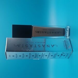 Luminous Foundation 315N (medium skin with a neutral pink undertone) 1oz**